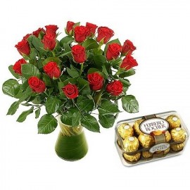 Красные розы 40 см и Ferrero Rocher