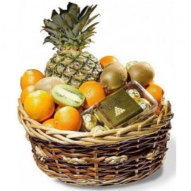 Fruit basket 4 kg with Ferrero Rocher