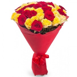 Красные и желтые розы 50 см
