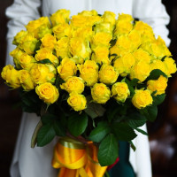 51 желтая роза 50 см